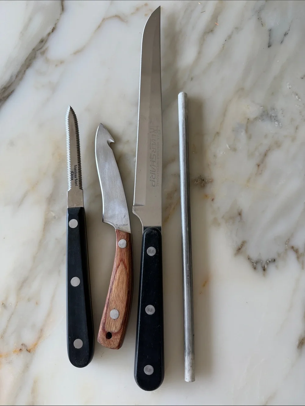 Knives & sharpener